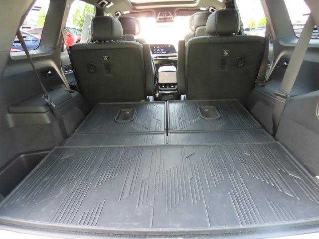 Certified 2026 Cadillac Vistiq Sport w/ LPO, Floor Liner Package AWD/4WD image 35