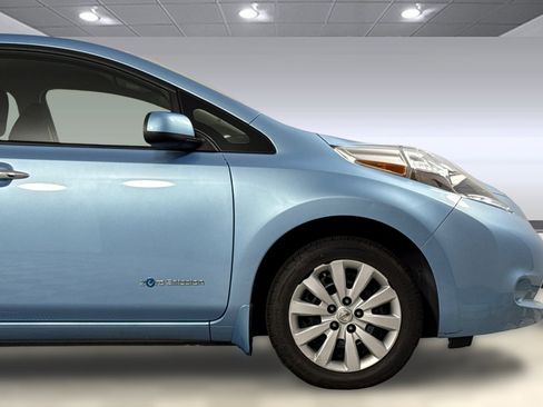 Used 2015 Nissan Leaf S w/ Charge Package image 34