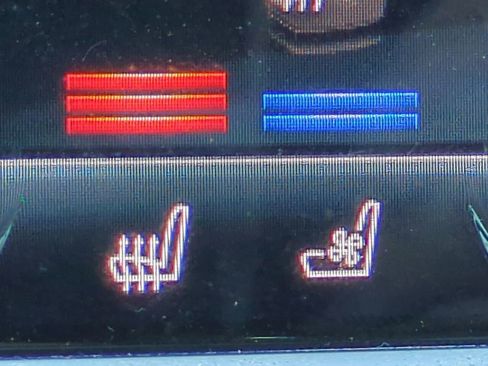 Used 2020 BMW 740i w/ M Sport Package image 23