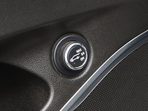 Used 2024 Buick Enclave Essence w/ Sport Touring Edition FWD image 20