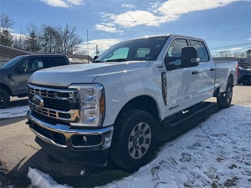 Used 2024 Ford F350 XLT image 10