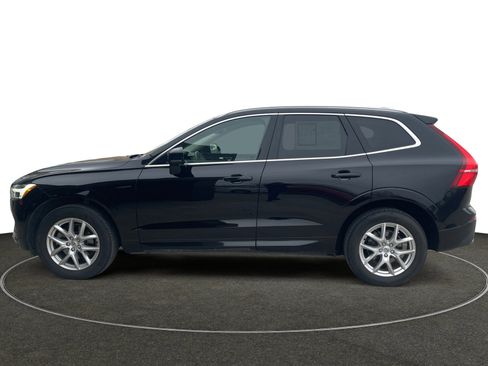 Used 2021 Volvo XC60 T5 Momentum image 2