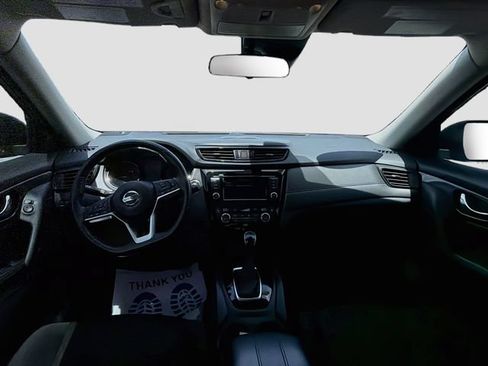 Used 2019 Nissan Rogue SV w/ Premium Package FWD image 15