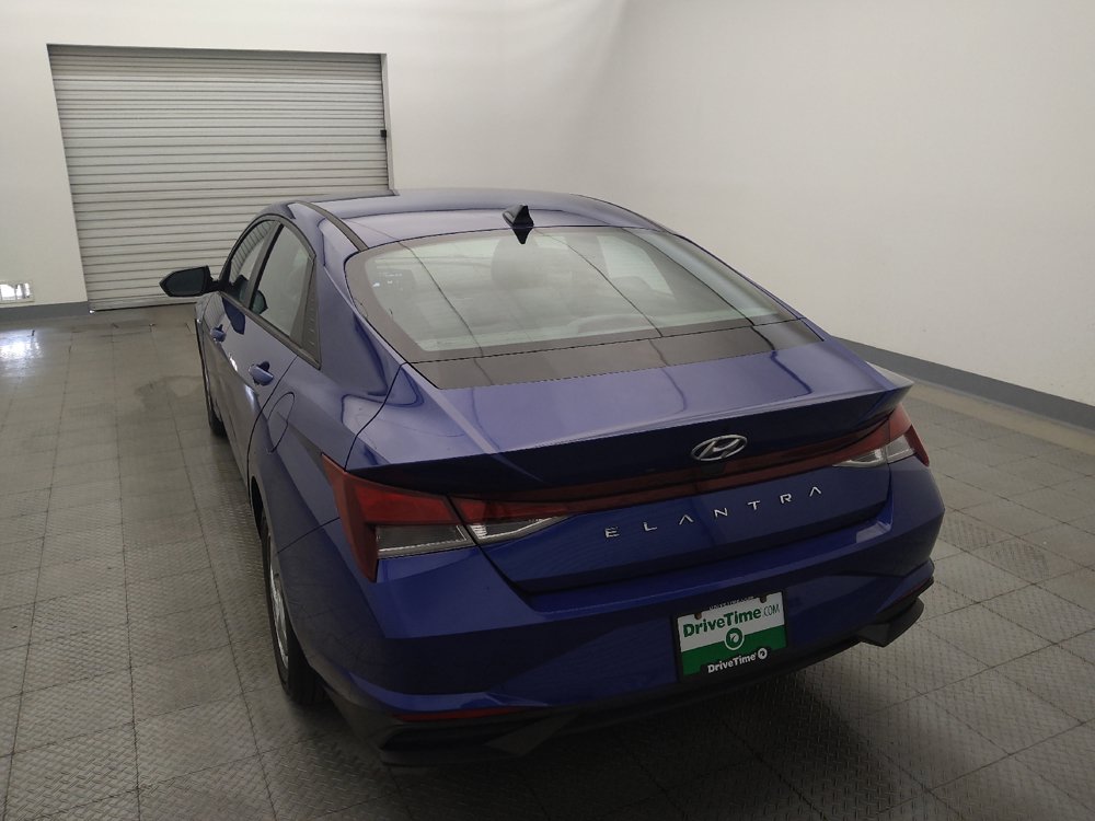 Used 2021 Hyundai Elantra SE FWD image 6