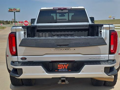 Used 2022 GMC Sierra 3500 Denali AWD/4WD image 13