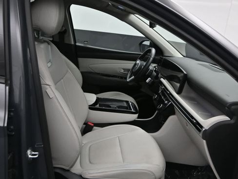 Used 2025 Hyundai Tucson Limited FWD image 11