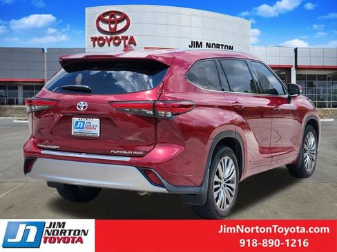 Used 2021 Toyota Highlander Platinum AWD/4WD image 6