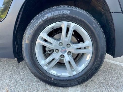 Used 2021 GMC Terrain SLE w/ Driver Convenience Package FWD image 30