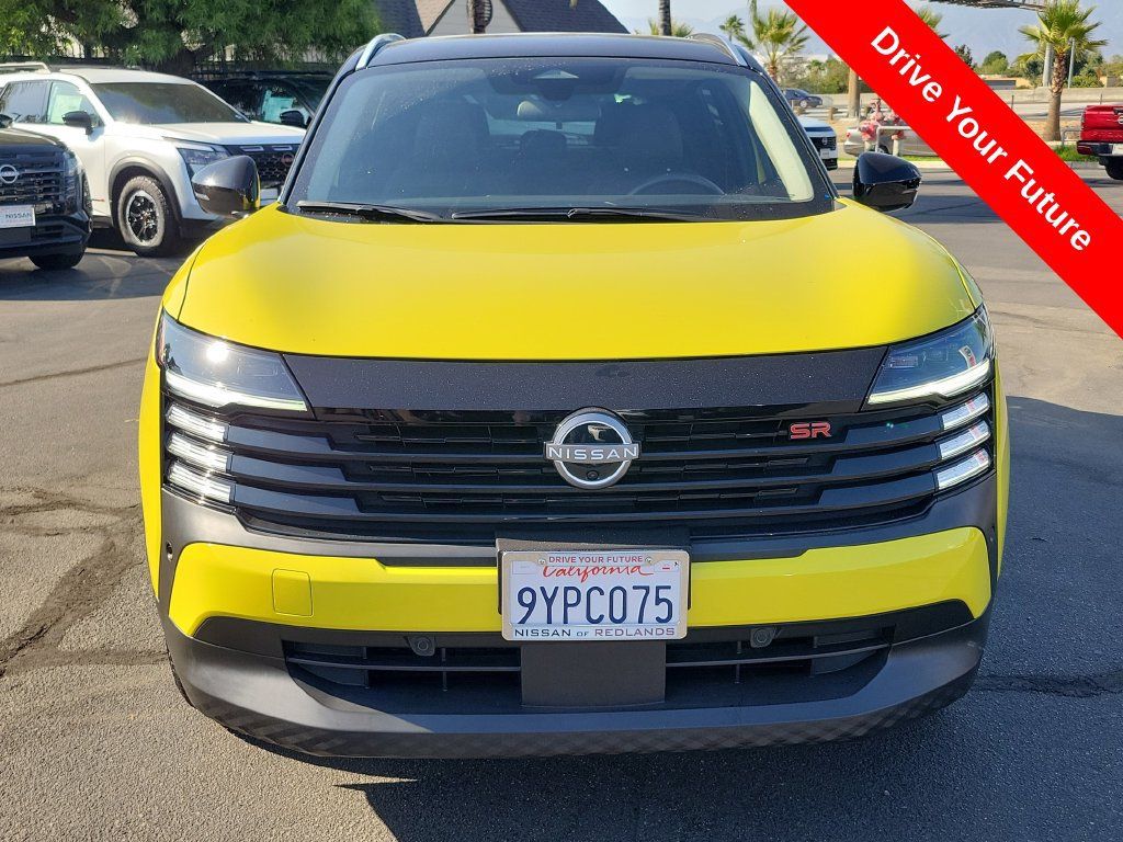 Used 2025 Nissan Kicks SR AWD/4WD image 33