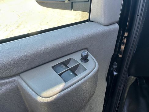 Used 2018 Chevrolet Express 2500 w/ Driver Convenience Package image 33