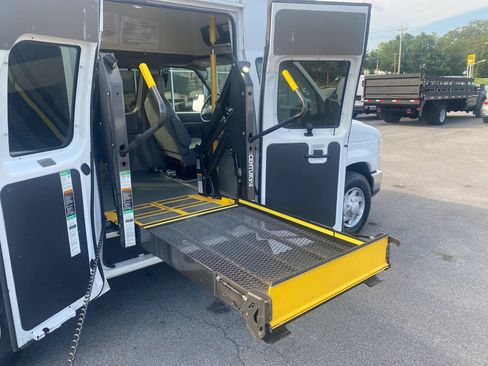 Used 2014 Ford E-350 and Econoline 350 Extended Super Duty w/ Power Group RWD image 23
