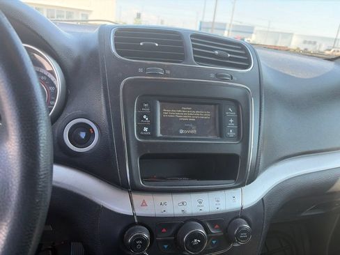 Used 2016 Dodge Journey SXT FWD image 18