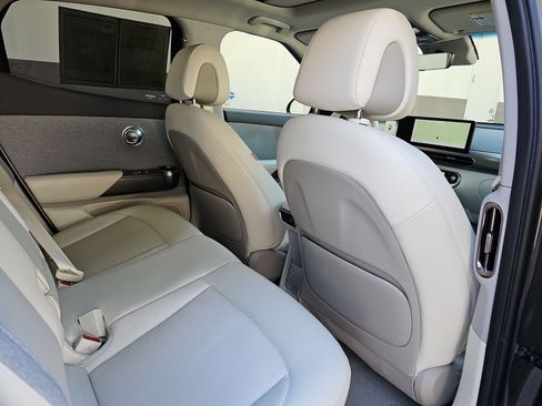 Certified 2025 Genesis GV60 RWD image 16