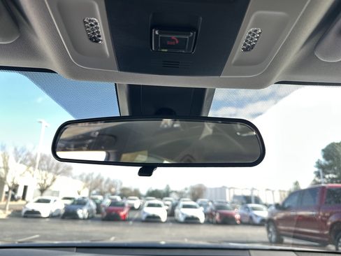 Certified 2021 Toyota Camry SE image 27