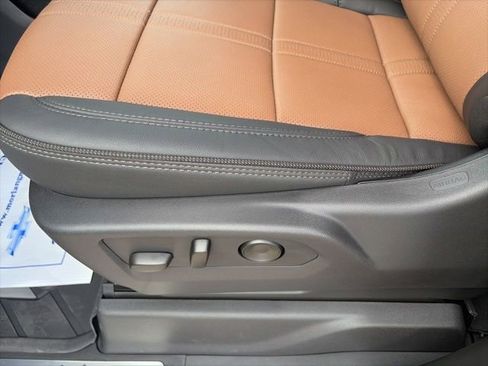 New 2026 Chevrolet Silverado 1500 High Country AWD/4WD image 18