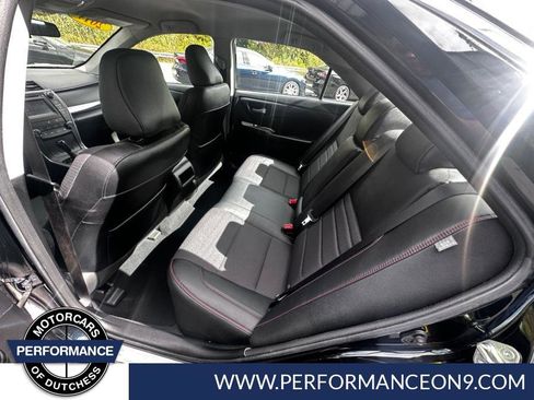 Used 2017 Toyota Camry SE image 33