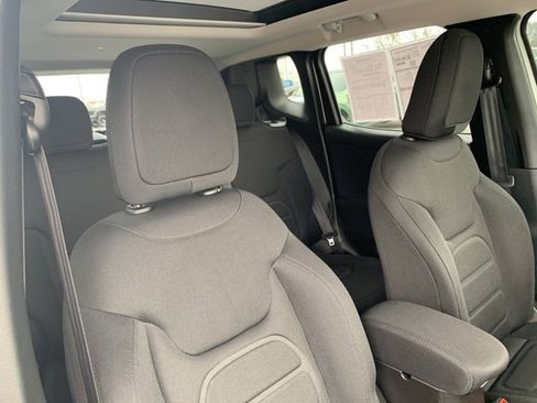 Used 2021 Jeep Renegade Latitude w/ Sun & Sound Group image 16