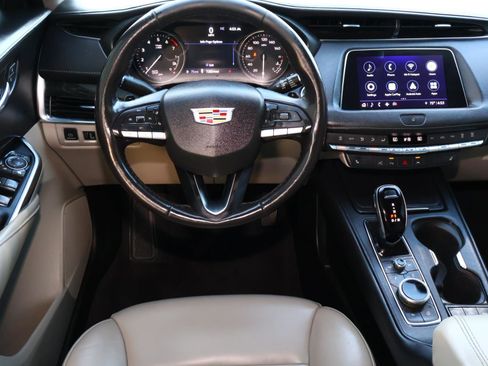 Used 2022 Cadillac XT4 Premium Luxury w/ Technology Package image 15