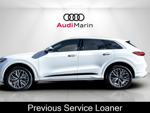 Certified 2025 Audi Q5 Premium Plus w/ Premium Plus image 2