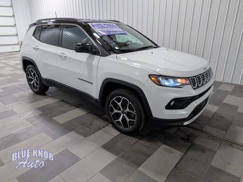 Used 2025 Jeep Compass Limited AWD/4WD image 5