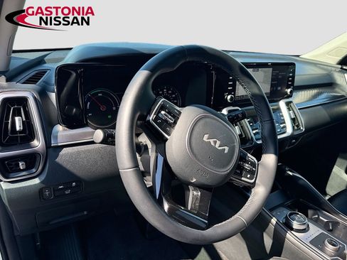 Used 2023 Kia Sorento EX AWD/4WD image 11