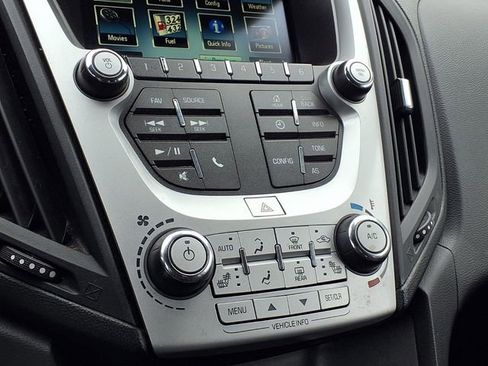 Used 2017 Chevrolet Equinox LT w/ Convenience Package image 12