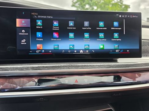 Used 2025 BMW 750e xDrive AWD/4WD image 60