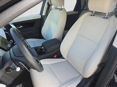 Used 2025 Land Rover Discovery Sport S image 15