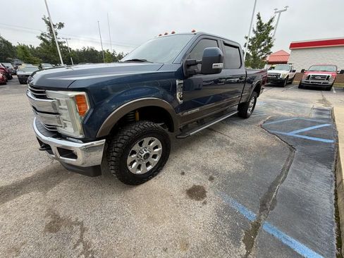 Used 2017 Ford F250 Lariat w/ Lariat Ultimate Package AWD/4WD image 3