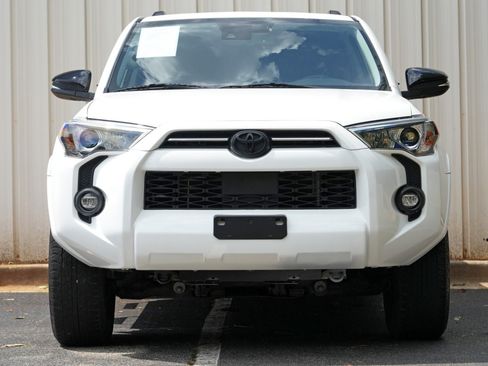 Used 2021 Toyota 4Runner SR5 Premium w/ Moonroof Package AWD/4WD image 6