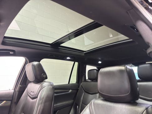 Used 2024 Cadillac XT6 Sport w/ Technology Package image 44