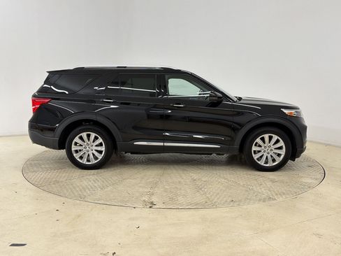 Certified 2022 Ford Explorer Limited w/ Equipment Group 301A AWD/4WD image 8