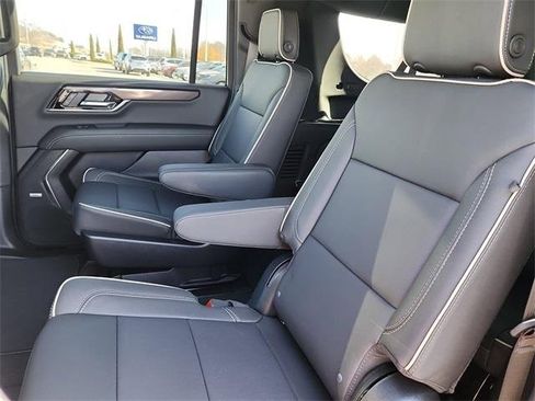 New 2026 GMC Yukon XL Elevation image 15