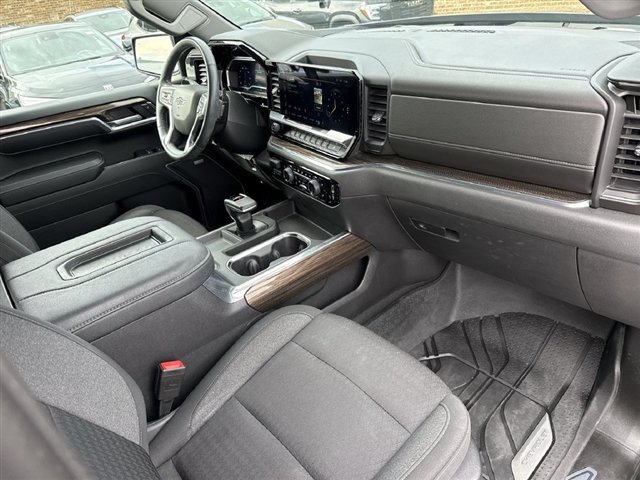Certified 2022 Chevrolet Silverado 1500 RST w/ Convenience Package II AWD/4WD image 32