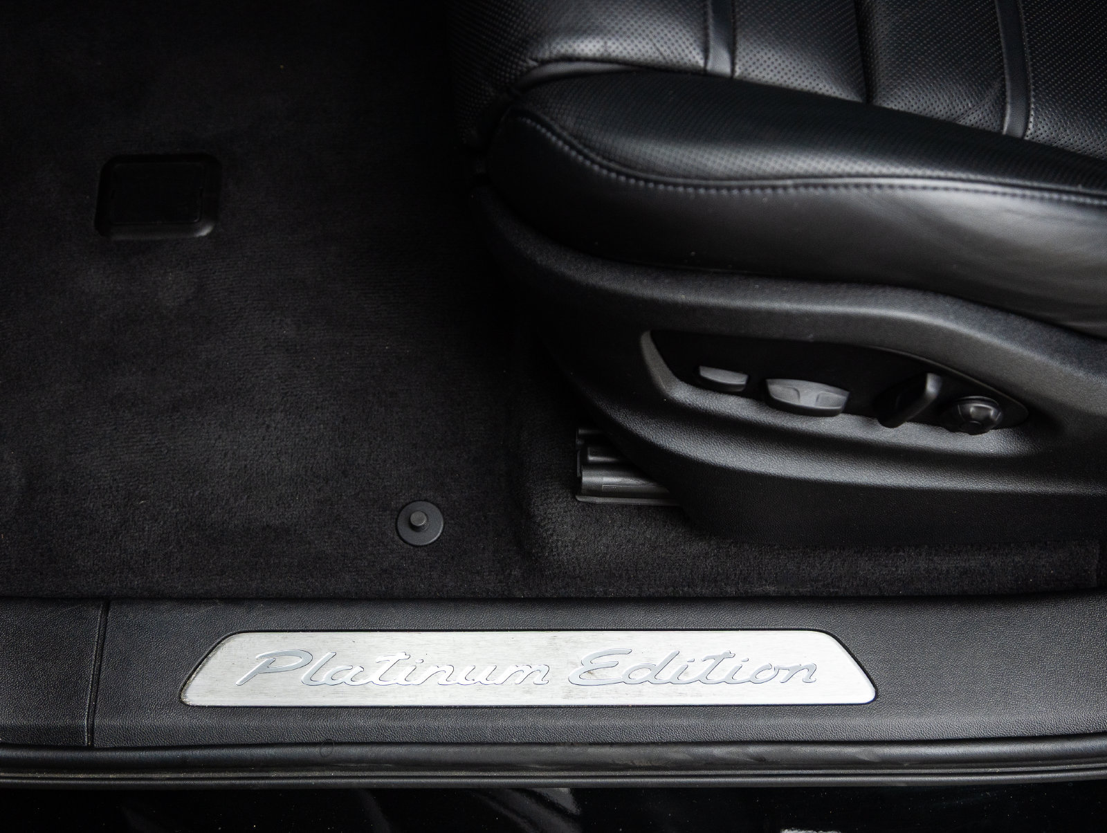 Certified 2023 Porsche Cayenne S Platinum AWD/4WD image 21
