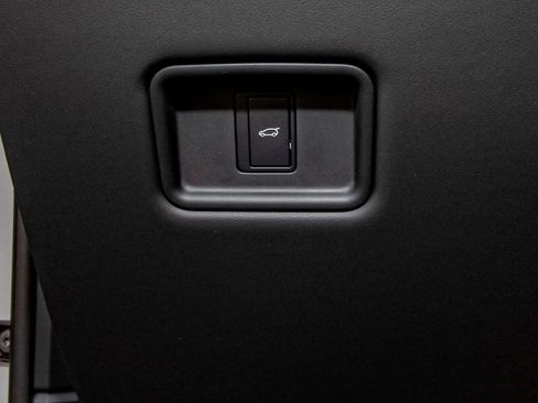 New 2025 Land Rover Range Rover Sport Dynamic SE image 10