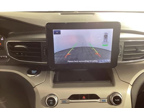 Used 2022 Ford Explorer XLT w/ Equipment Group 202A image 29