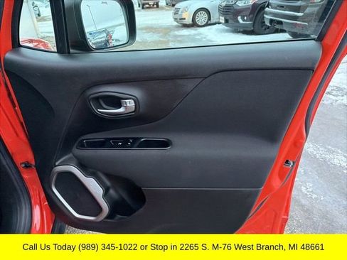 Used 2021 Jeep Renegade Latitude image 40