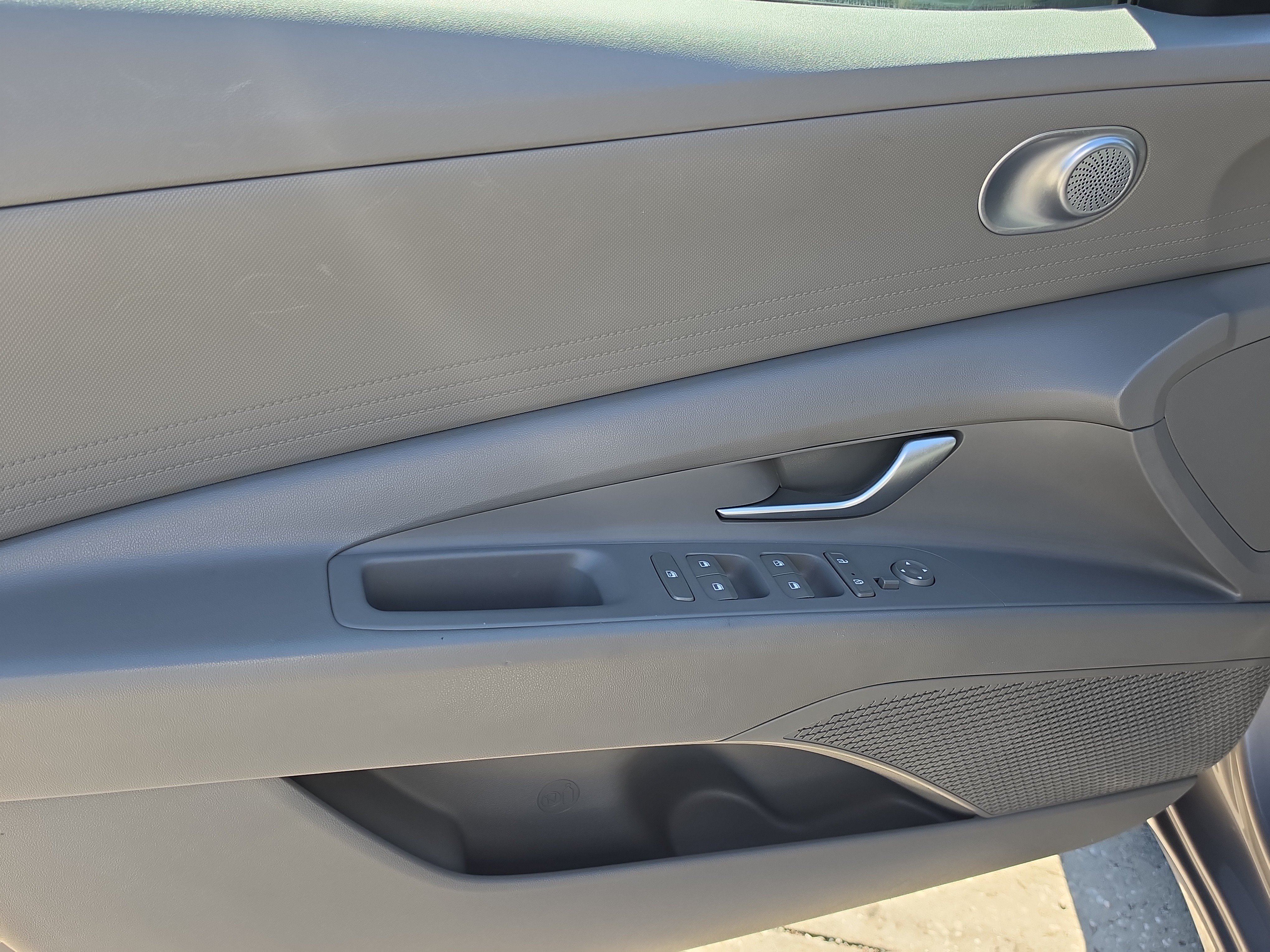 Used 2023 Hyundai Elantra SEL FWD image 17