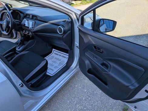 Used 2025 Nissan Versa S image 30