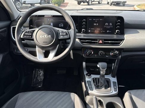 Used 2026 Kia Seltos LX FWD image 3