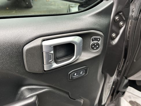 Used 2020 Jeep Gladiator Rubicon image 14