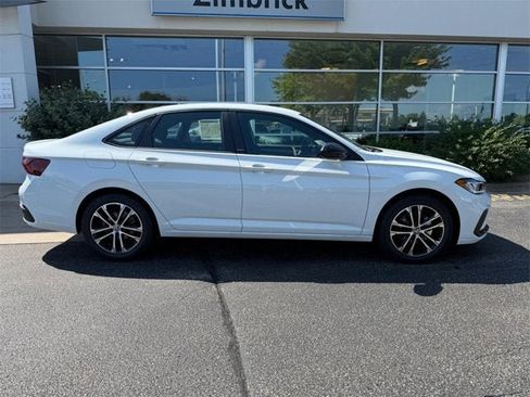 New 2025 Volkswagen Jetta Sport image 2