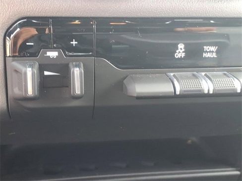 Used 2024 RAM 2500 Big Horn w/ Bed Utility Group image 10