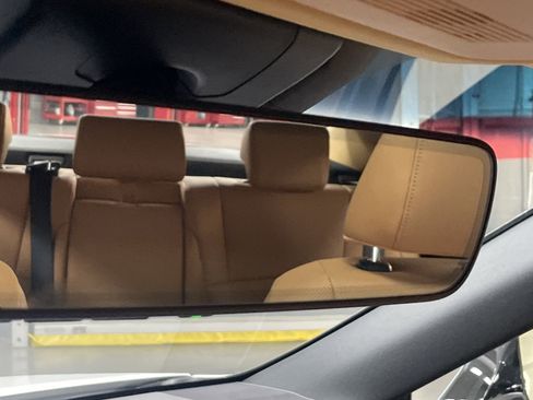 Used 2025 Lexus ES 300h w/ Premium Package image 25