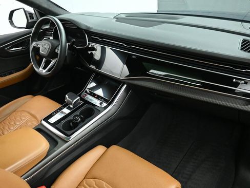 Used 2022 Audi RS Q8 w/ Luxury Package image 21