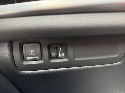 Used 2024 Cadillac XT4 Premium Luxury AWD/4WD image 26