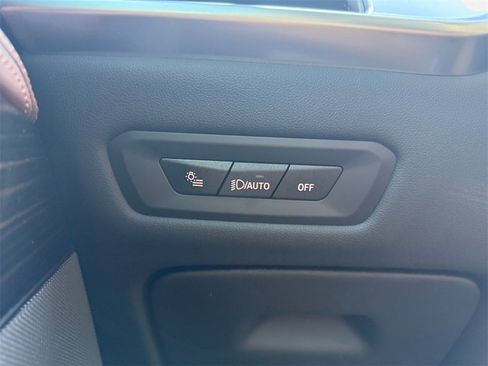 Used 2025 BMW X5 xDrive40i w/ Premium Package image 21