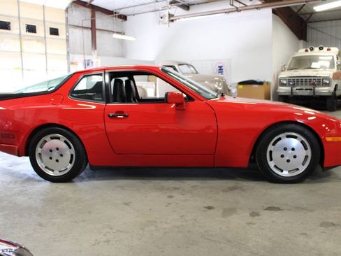 Used 1987 Porsche 944 Turbo RWD image 7