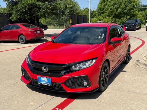 Used 2017 Honda Civic Sport image 1